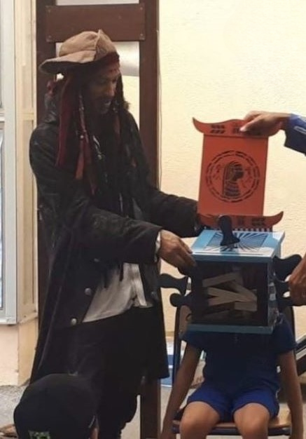 Spectacle pirate